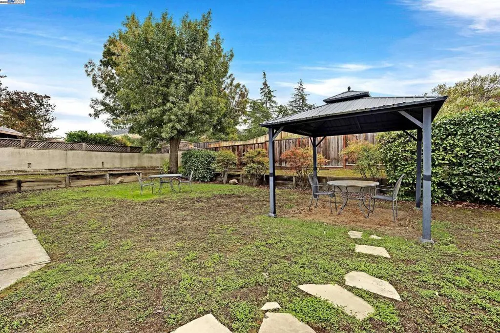 1116 Vista Point Ln, Concord, California 94521 home-pic-27