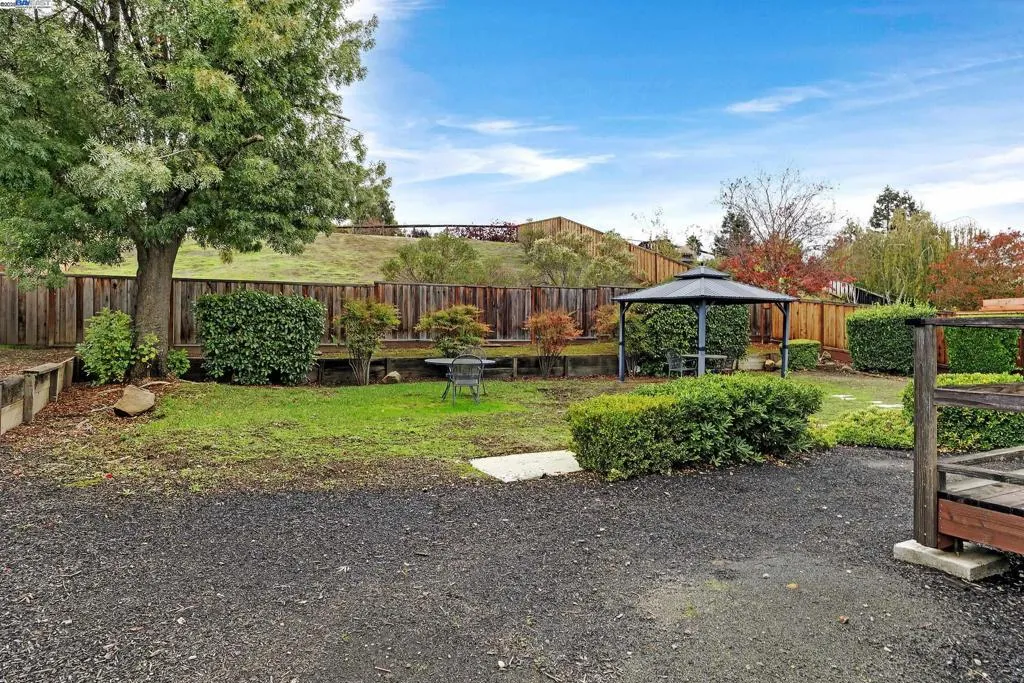 1116 Vista Point Ln, Concord, California 94521 home-pic-29