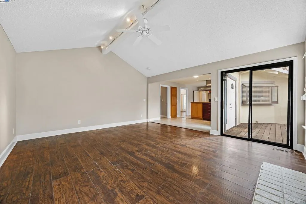 1116 Vista Point Ln, Concord, California 94521 home-pic-13