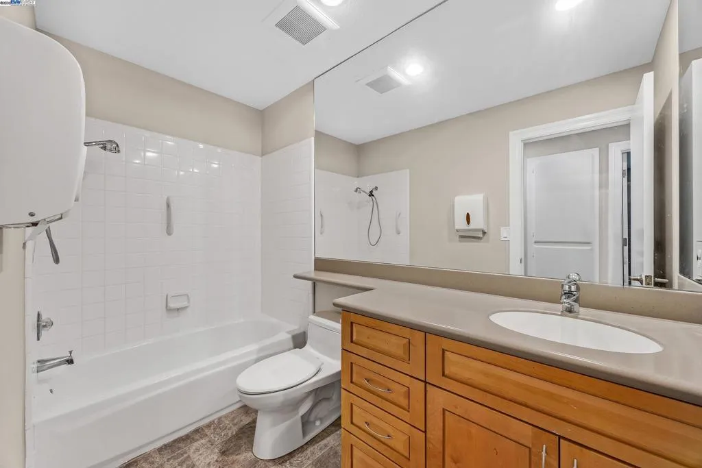 1116 Vista Point Ln, Concord, California 94521 home-pic-20