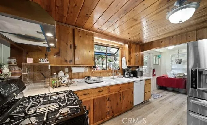 23095 Balsam, Crestline, California 92325 home-pic-7
