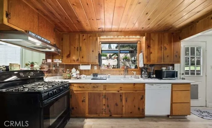 23095 Balsam, Crestline, California 92325 home-pic-6