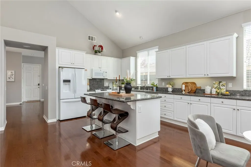 36205 Coffee Tree Place, Murrieta, California 92562 home-pic-8