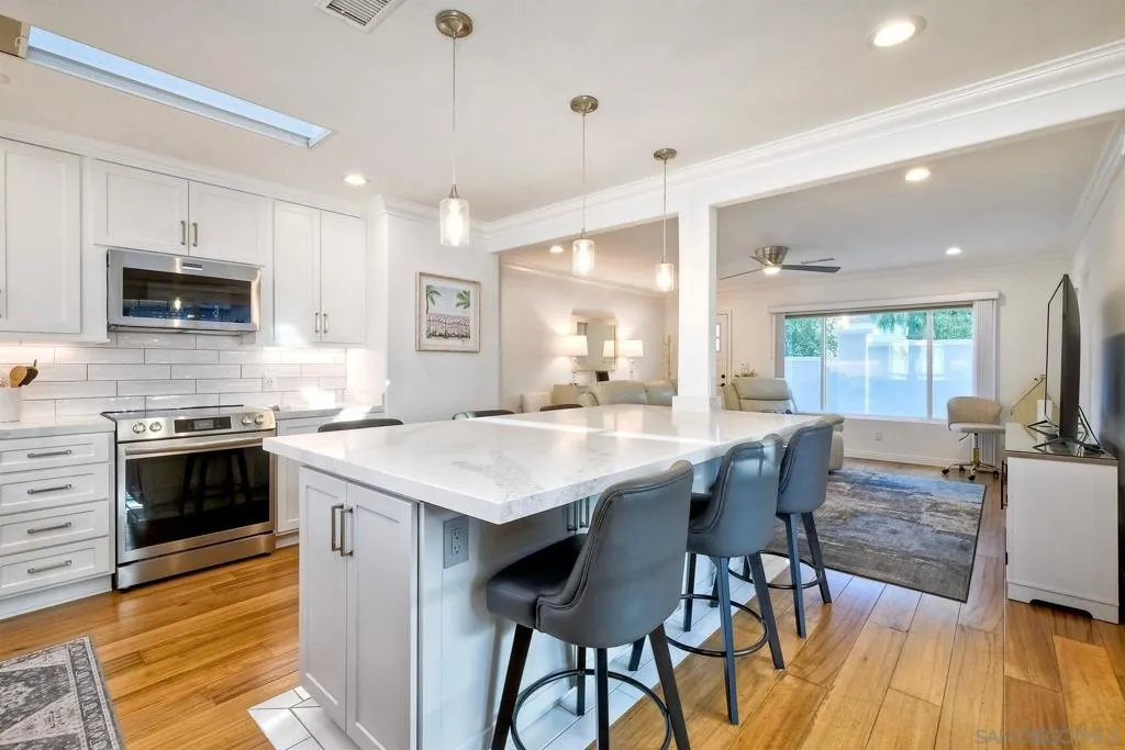 1221 4th St, Coronado, California 92118 home-pic-11