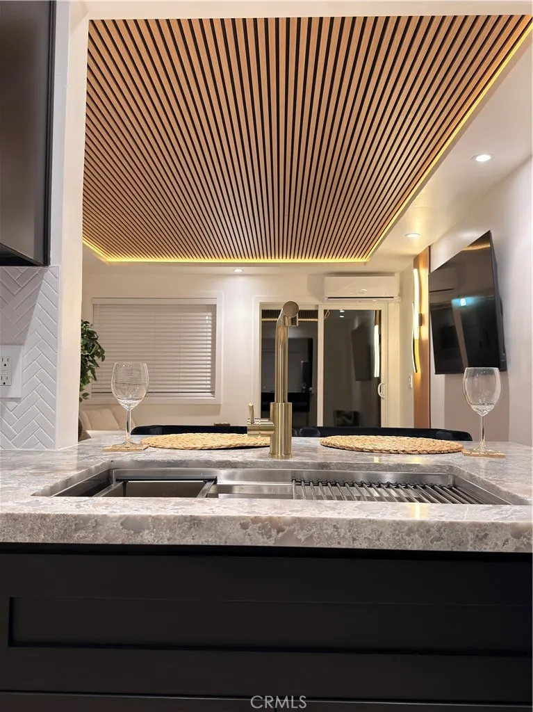 1140 Pacific Ave Unit  home-pic-9