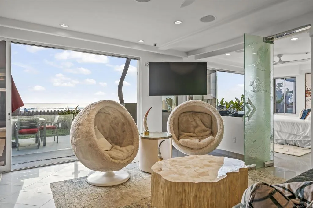 2999 Ocean Front Walk 1, San Diego, California 92109 home-pic-1