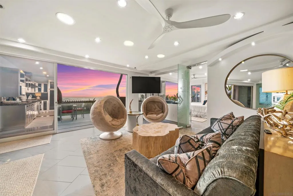 2999 Ocean Front Walk 1, San Diego, California 92109 home-pic-0