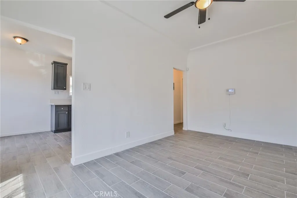 7424 Bell Avenue, Los Angeles, California 90001 home-pic-23