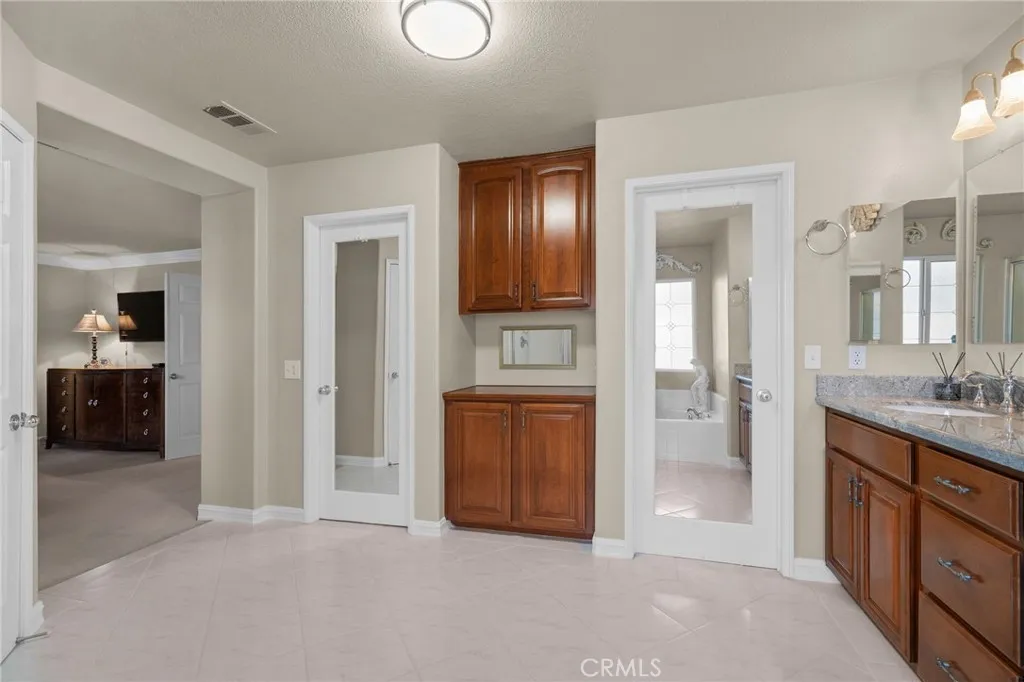 13879 Fair Meadows Court, Eastvale, California 92880 home-pic-37