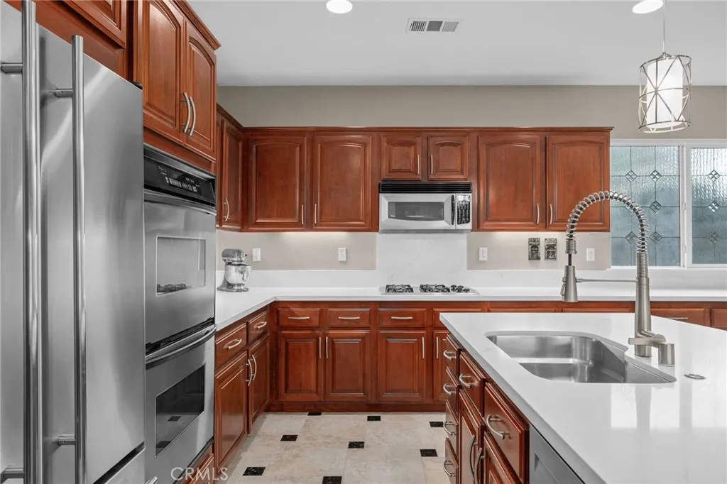 13879 Fair Meadows Court, Eastvale, California 92880 home-pic-22
