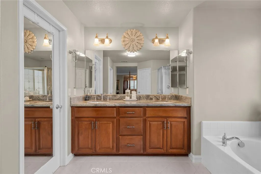 13879 Fair Meadows Court, Eastvale, California 92880 home-pic-36
