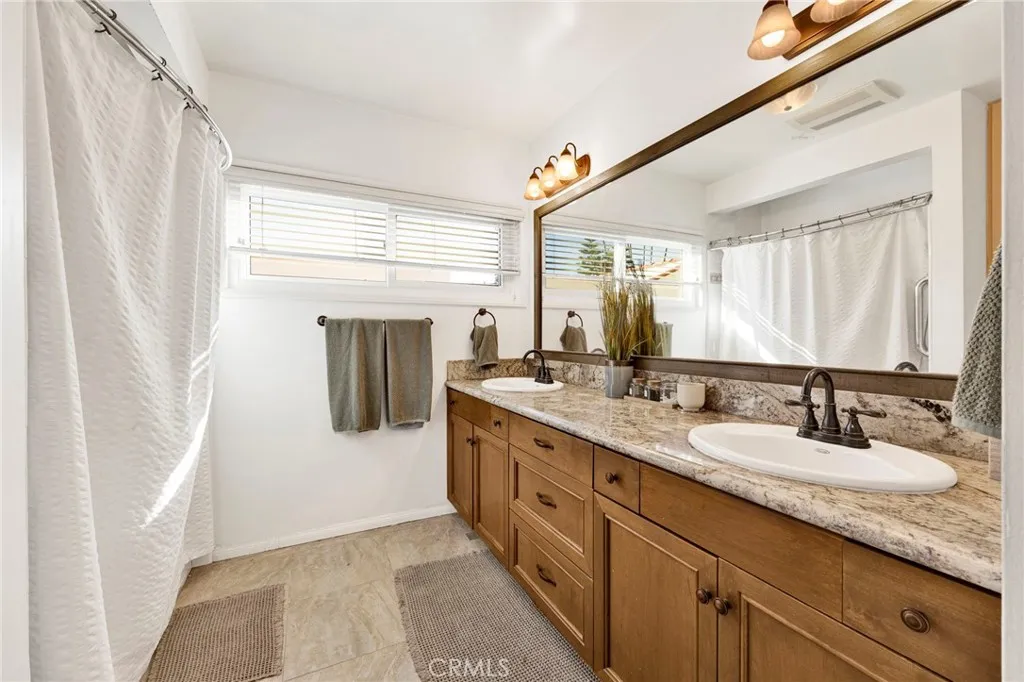 695 Glenmore Boulevard, Glendale, California 91206 home-pic-18
