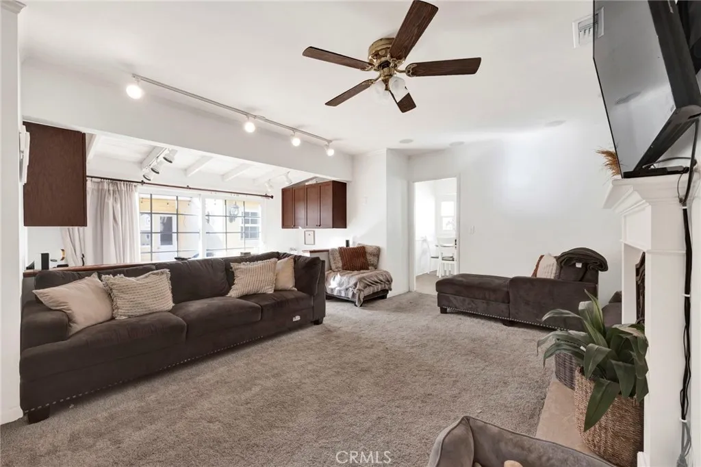 695 Glenmore Boulevard, Glendale, California 91206 home-pic-13