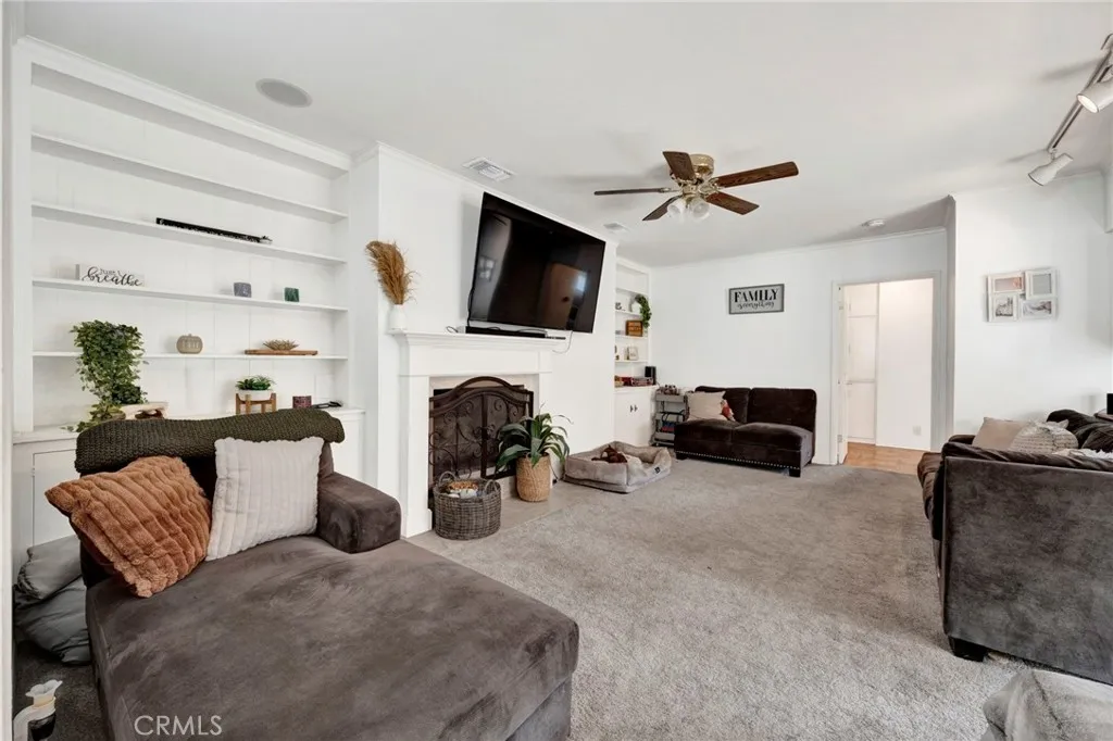 695 Glenmore Boulevard, Glendale, California 91206 home-pic-12