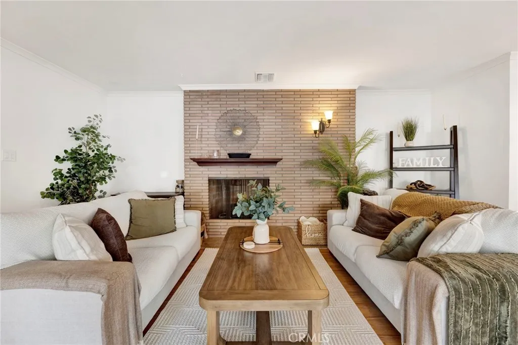 695 Glenmore Boulevard, Glendale, California 91206 home-pic-5