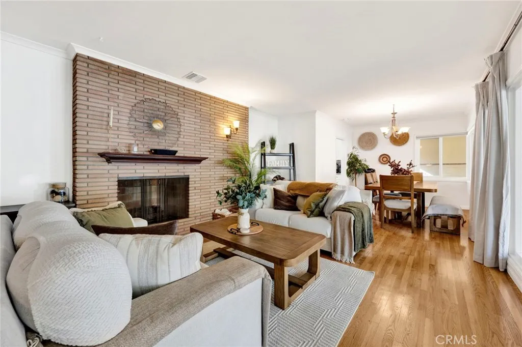 695 Glenmore Boulevard, Glendale, California 91206 home-pic-3