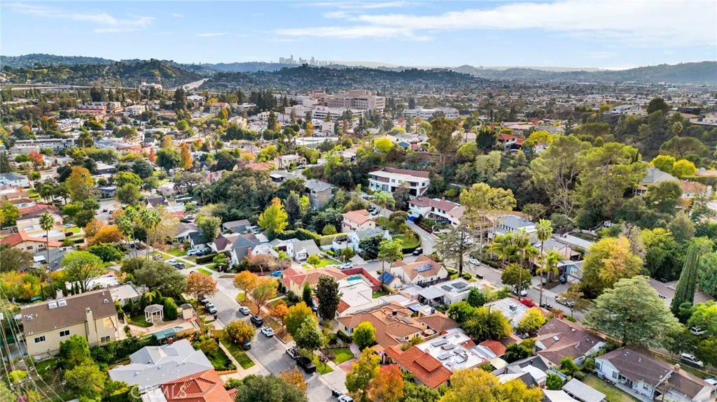 695 Glenmore Boulevard, Glendale, California 91206 home-pic-29