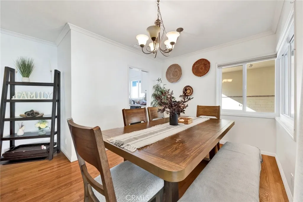 695 Glenmore Boulevard, Glendale, California 91206 home-pic-7