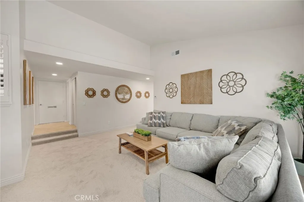 6437 Pheasant Circle, Buena Park, California 90620 home-pic-1