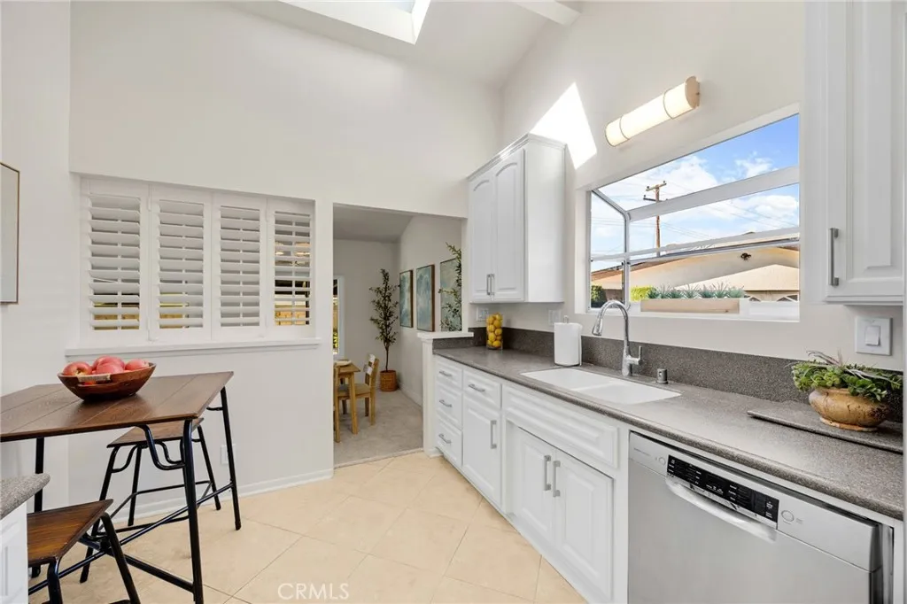 6437 Pheasant Circle, Buena Park, California 90620 home-pic-12