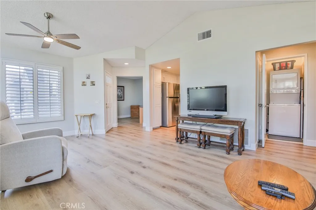 40 Rainwood, Aliso Viejo, California 92656 home-pic-10