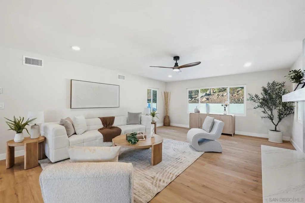 4177 Conrad Dr, Spring Valley, California 91977 home-pic-2