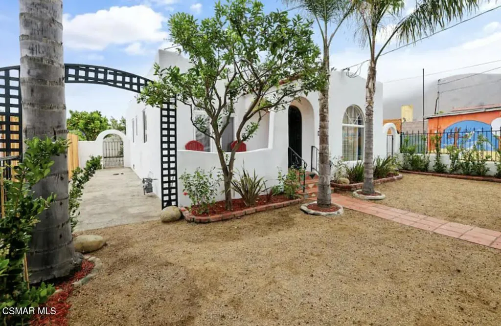 39 W Simpson Street, Ventura, California 93001 home-pic-1
