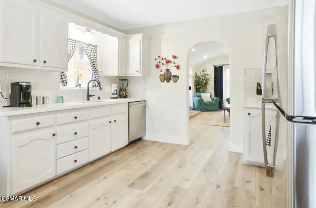 39 W Simpson Street, Ventura, California 93001 home-pic-5