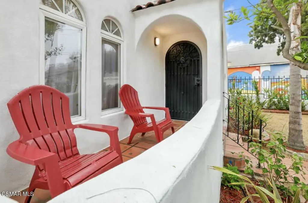 39 W Simpson Street, Ventura, California 93001 home-pic-2