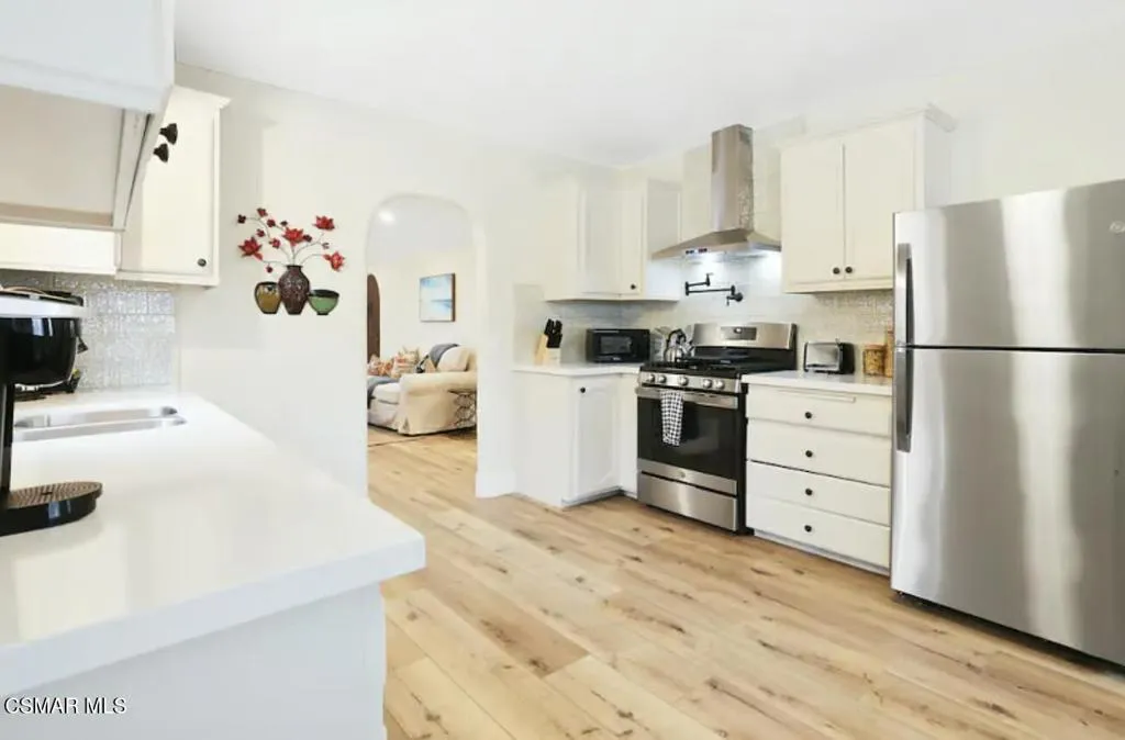 39 W Simpson Street, Ventura, California 93001 home-pic-4
