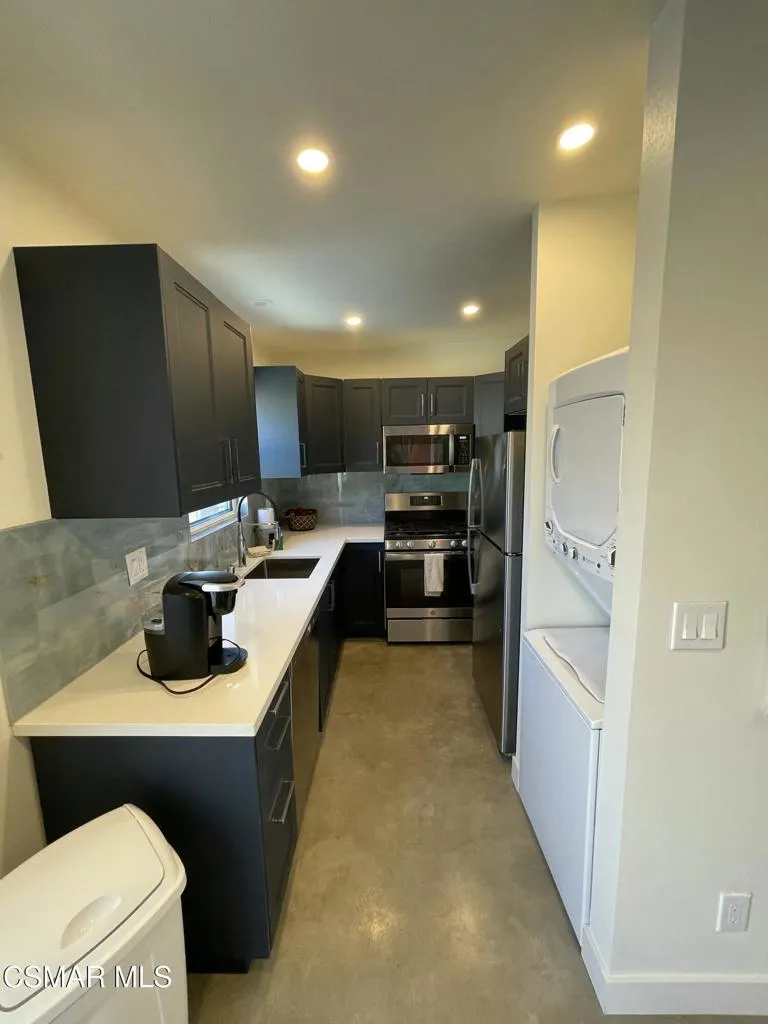 39 W Simpson Street, Ventura, California 93001 home-pic-16
