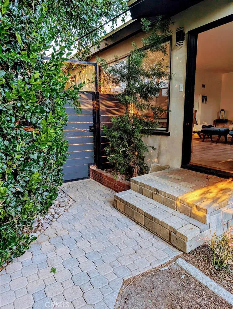 1339 Appleton Way, Venice, California 90291 home-pic-17