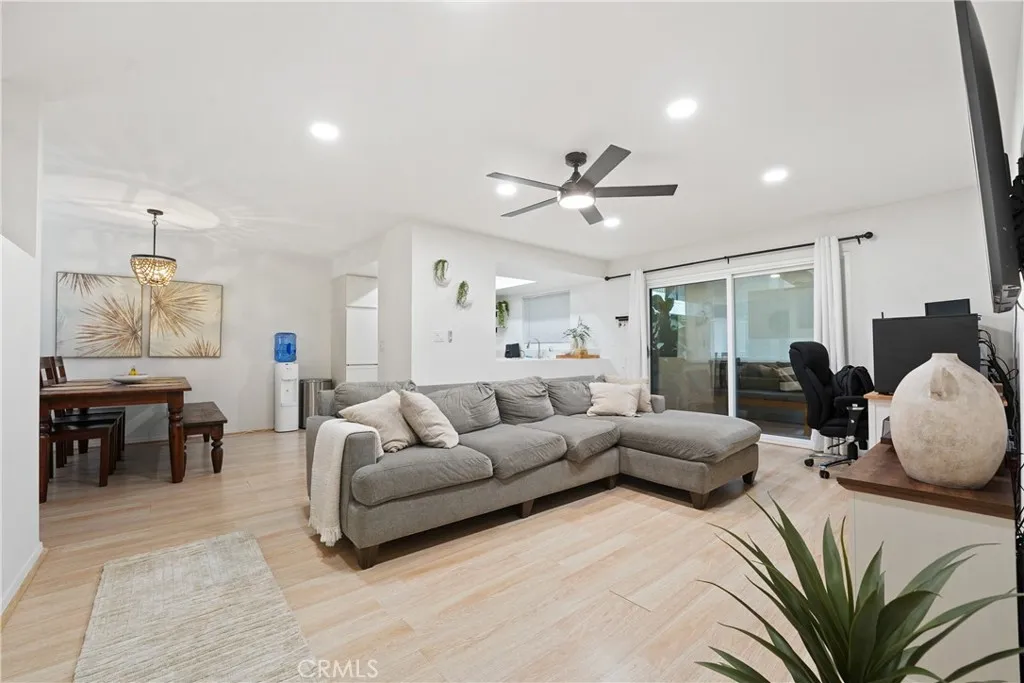 5000 S Centinela 101, Los Angeles, California 90066 home-pic-5