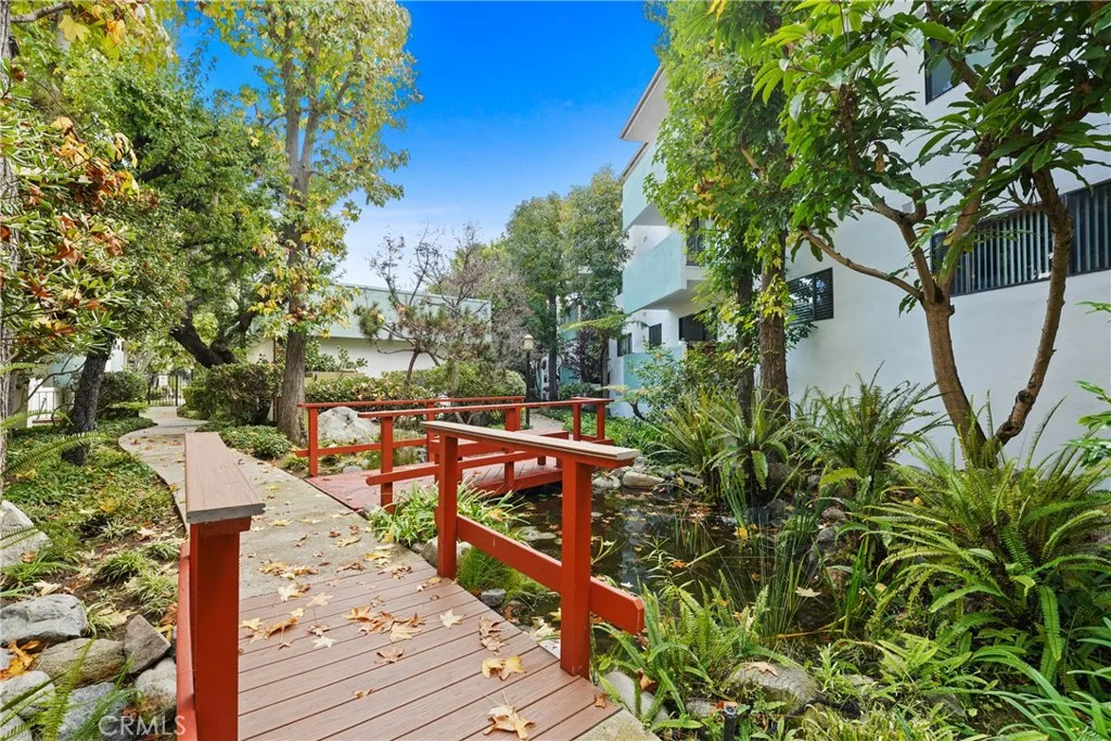 5000 S Centinela 101, Los Angeles, California 90066 home-pic-2