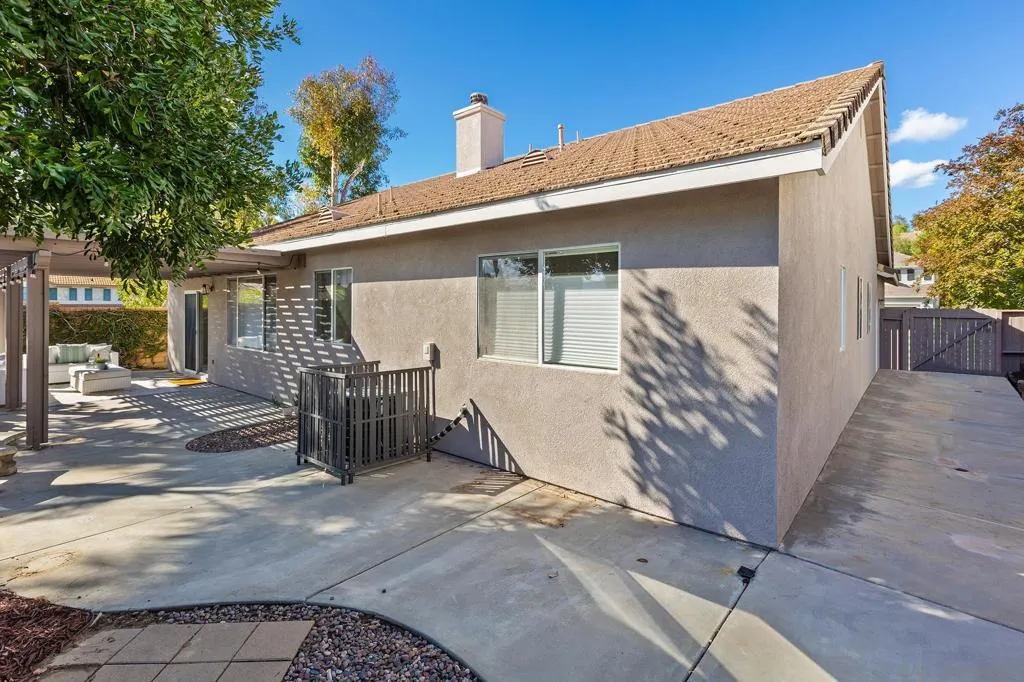 33451 Victoria Ct, Temecula, California 92592 home-pic-31