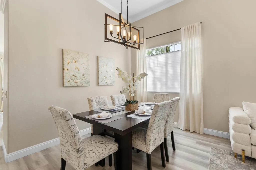 33451 Victoria Ct, Temecula, California 92592 home-pic-8