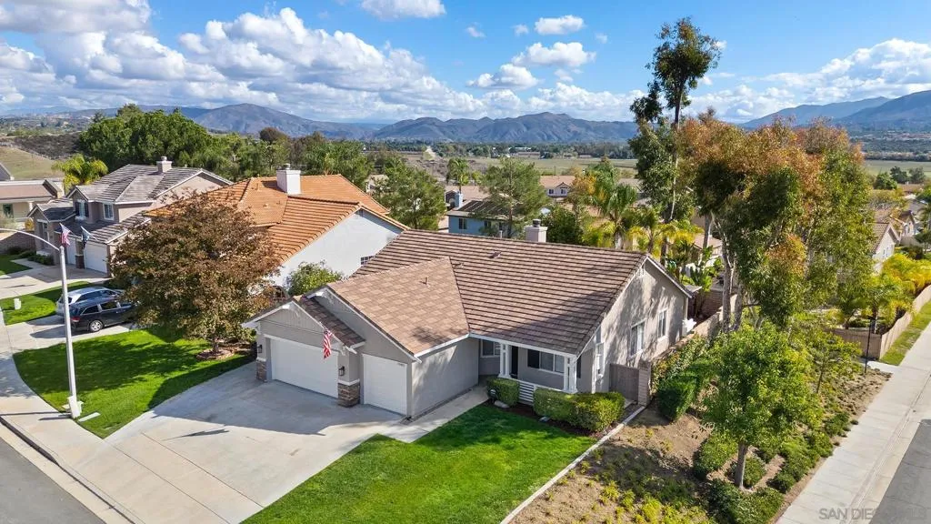 33451 Victoria Ct, Temecula, California 92592 home-pic-32