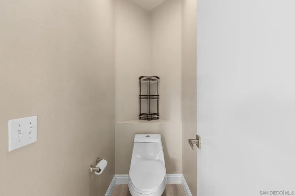 33451 Victoria Ct, Temecula, California 92592 home-pic-20