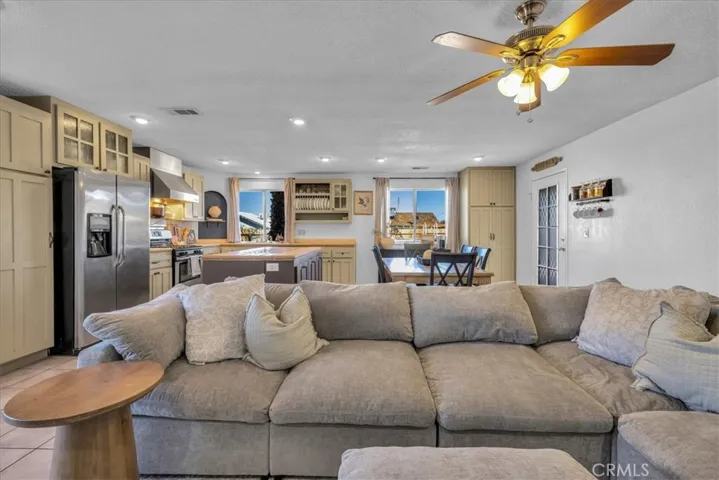 7429 Maude Adams, 29 Palms, California 92277