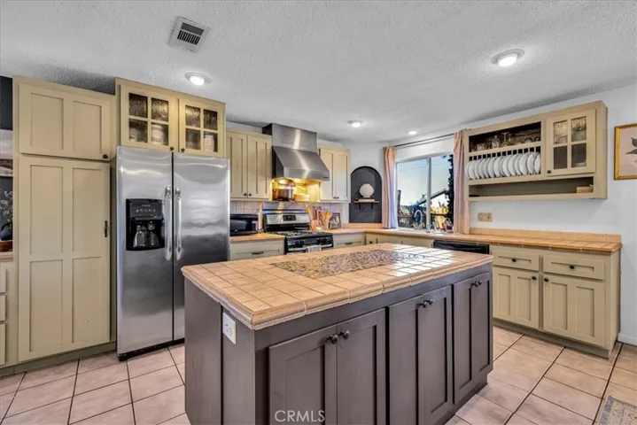 7429 Maude Adams, 29 Palms, California 92277