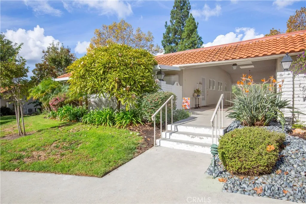 815 Via Alhambra G, Laguna Woods, California 92637 home-pic-2