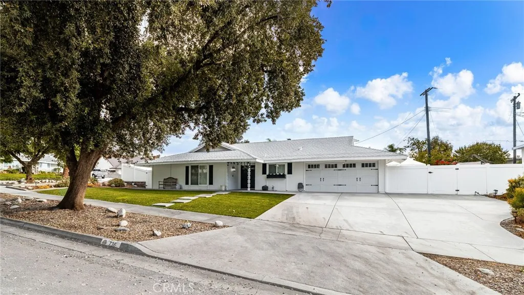 736 Apache Trail, Riverside, California 92507 home-pic-5