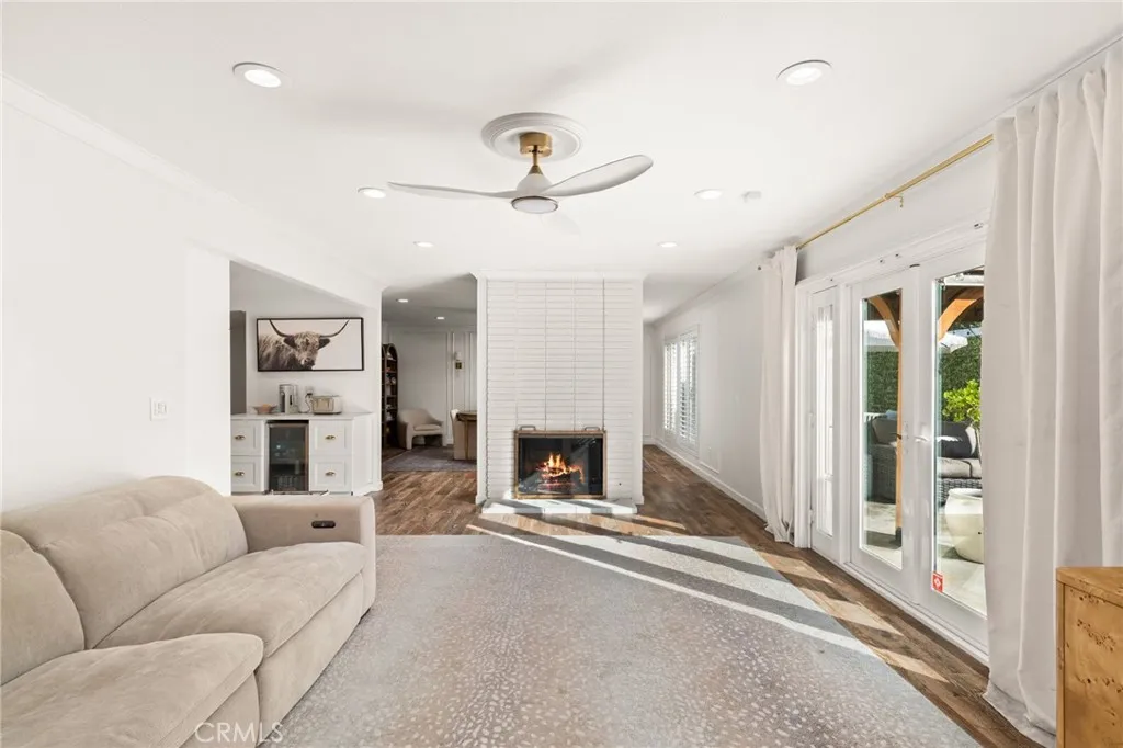 736 Apache Trail, Riverside, California 92507 home-pic-3