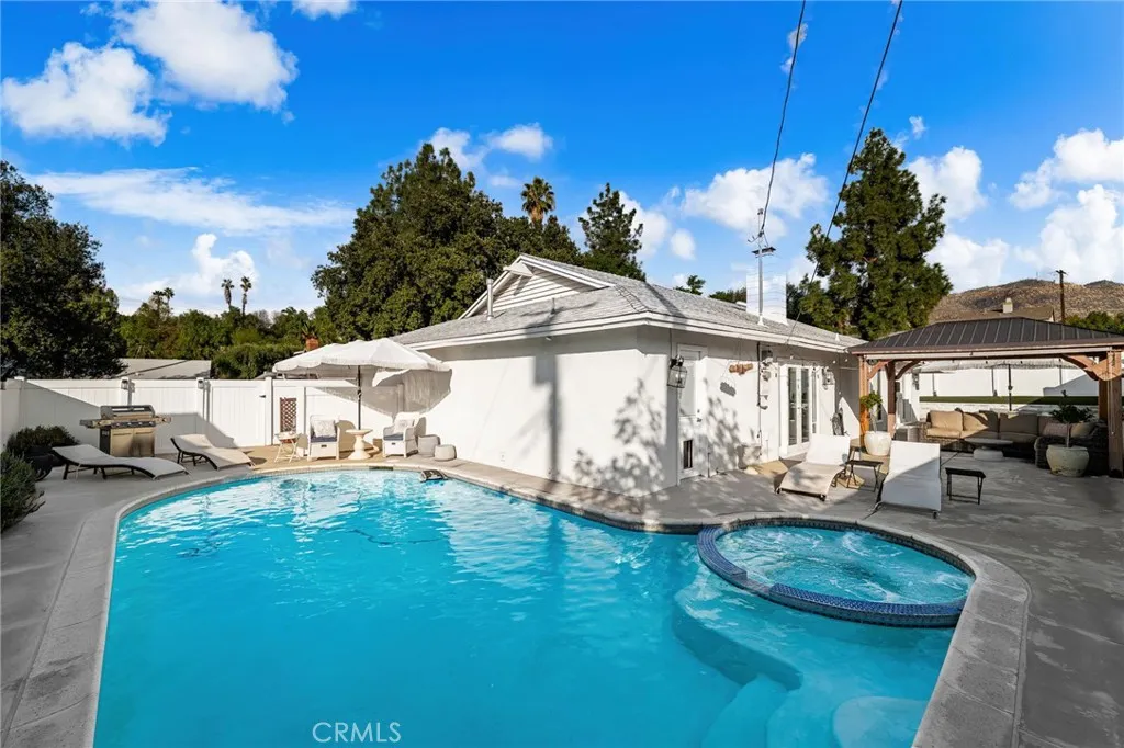 736 Apache Trail, Riverside, California 92507 home-pic-24