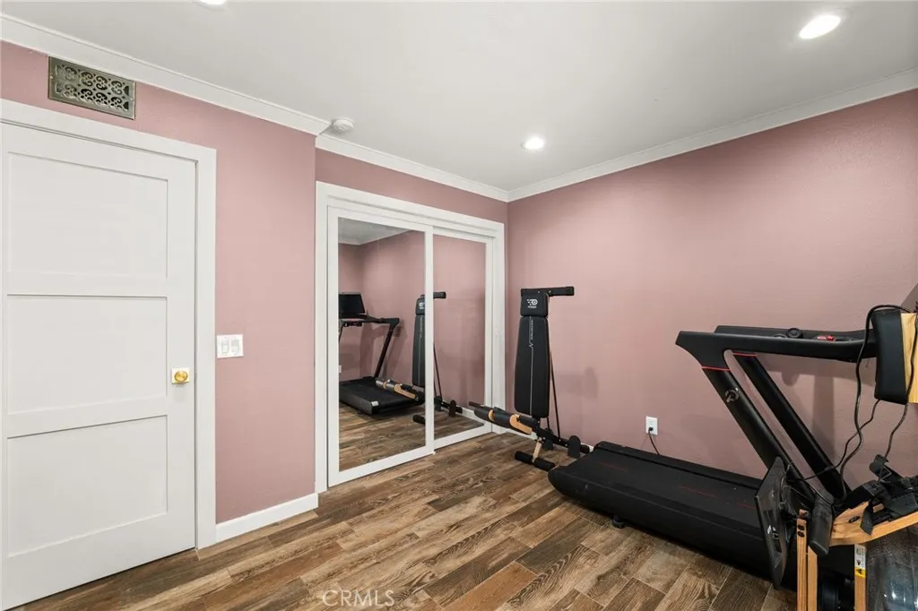 736 Apache Trail, Riverside, California 92507 home-pic-18