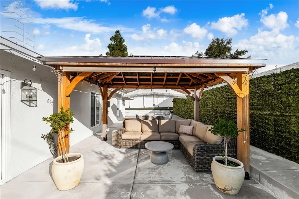 736 Apache Trail, Riverside, California 92507 home-pic-26