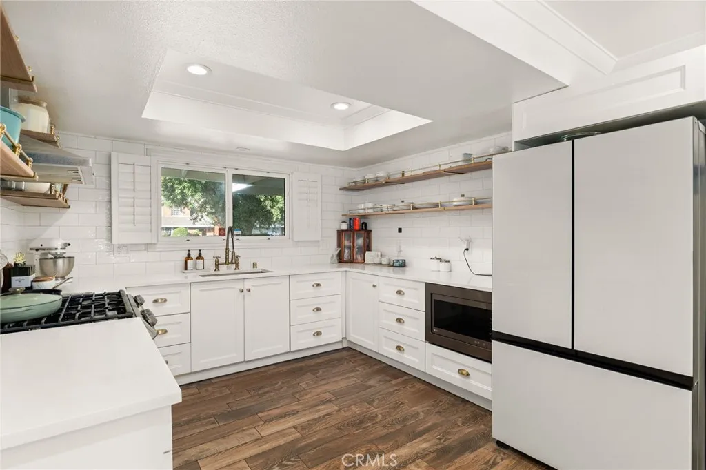 736 Apache Trail, Riverside, California 92507 home-pic-2