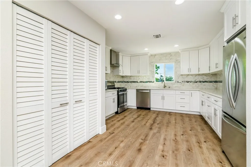 6714 Amigo, Reseda, California 91335 home-pic-6