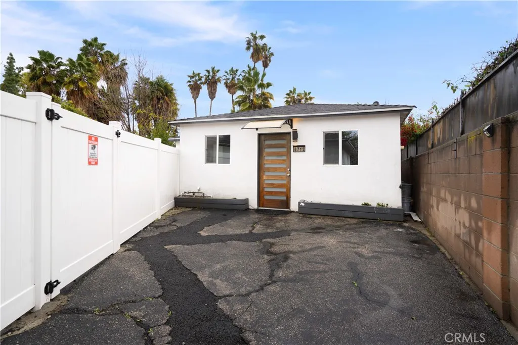 6714 Amigo, Reseda, California 91335 home-pic-19