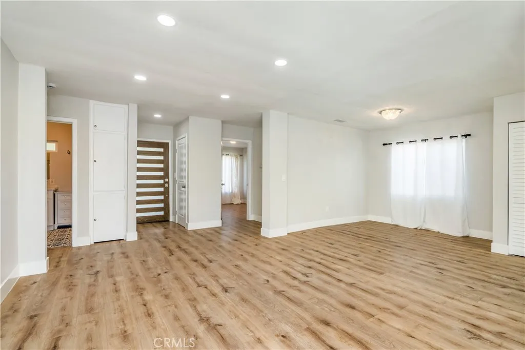 6714 Amigo, Reseda, California 91335 home-pic-11